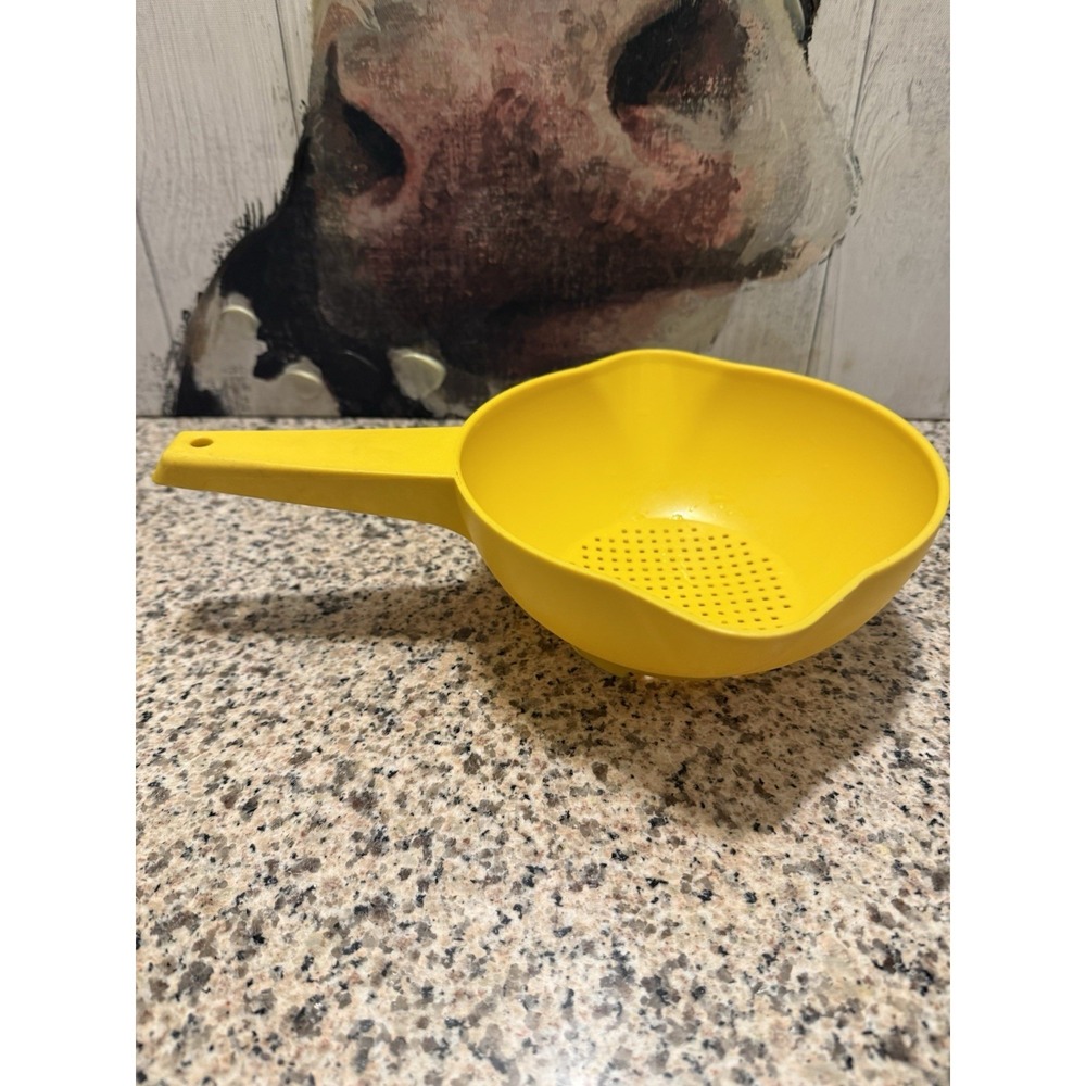Vintage Tupperware Yellow 1 quart Colander Strainer